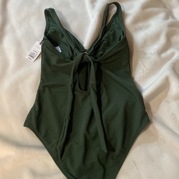 Bathing suit - Picture 5 of 8